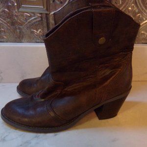 SODA BROWN SHORT WESTERN BOOT 8M LIKE NEW